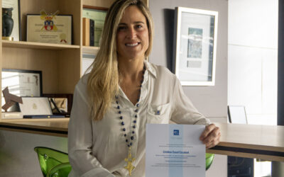 Cristina Escaloni recibe el Premio IEC 1906 por su contribución a IECRE en energía marina